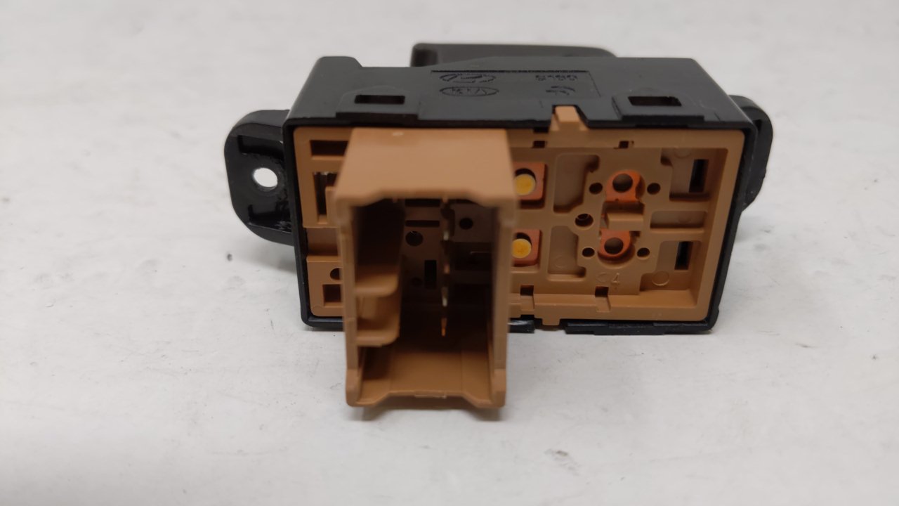 2010 Hyundai Sonata Passeneger Right Rear Power Window Switch - Oemusedautoparts1.com