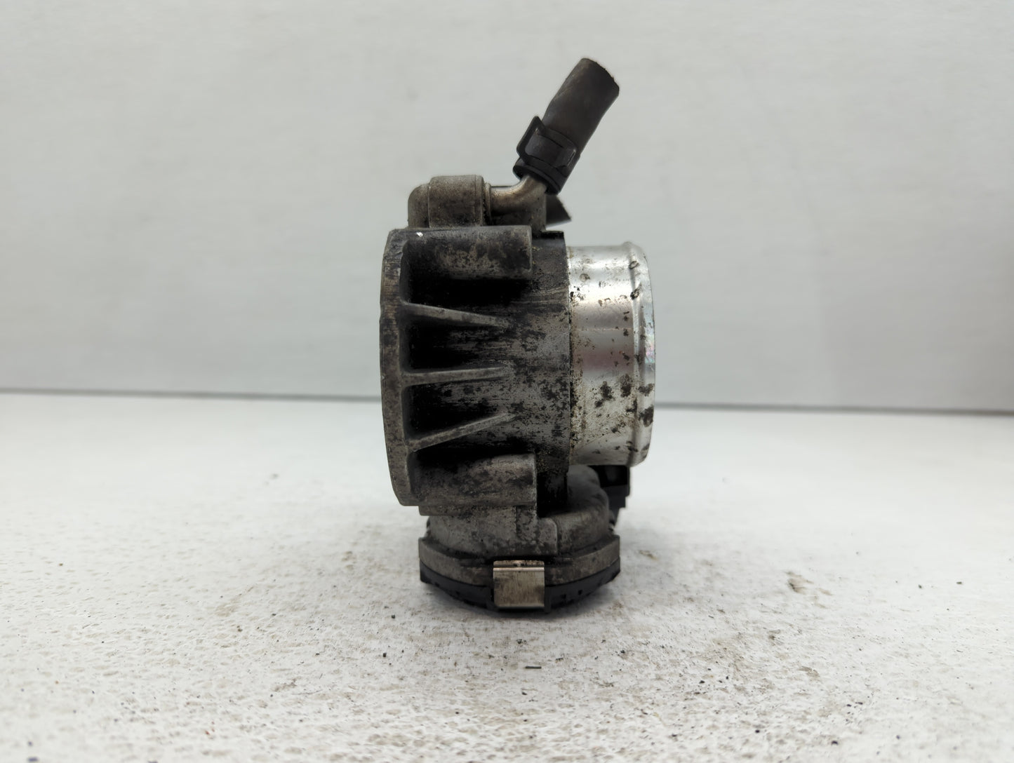 2006-2010 Hyundai Sonata Throttle Body P/N:35100-25400 Fits Fits 2006 2007 2008 2009 2010 2011 2012 2013 OEM Used Auto Parts
