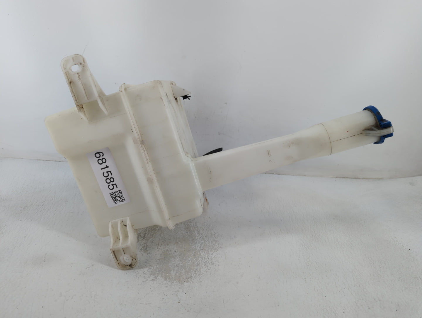 2006-2010 Hyundai Sonata Windshield Washer Fluid Reservoir Bottle Oem - Oemusedautoparts1.com