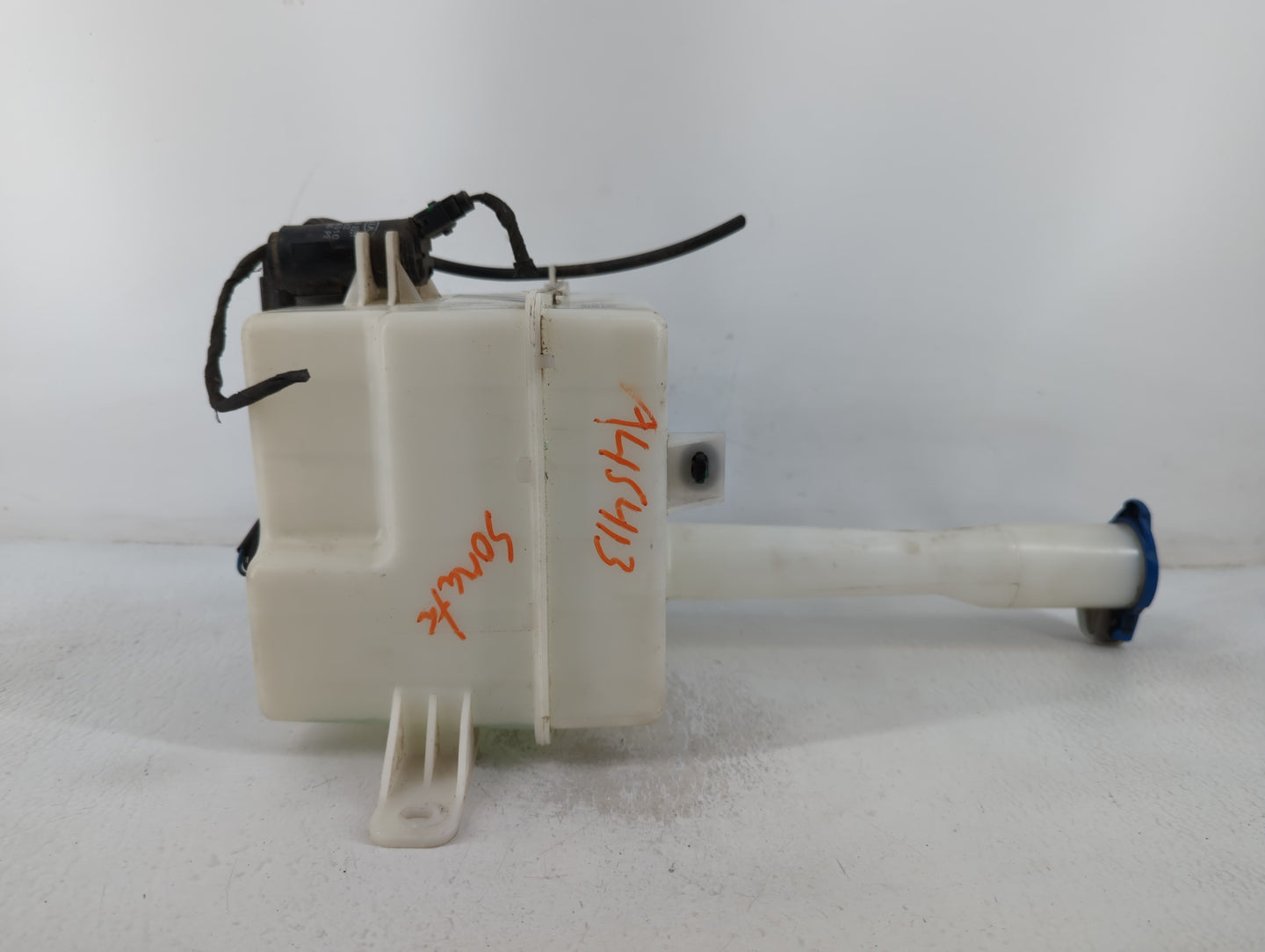 2006-2010 Hyundai Sonata Windshield Washer Fluid Reservoir Bottle Oem - Oemusedautoparts1.com