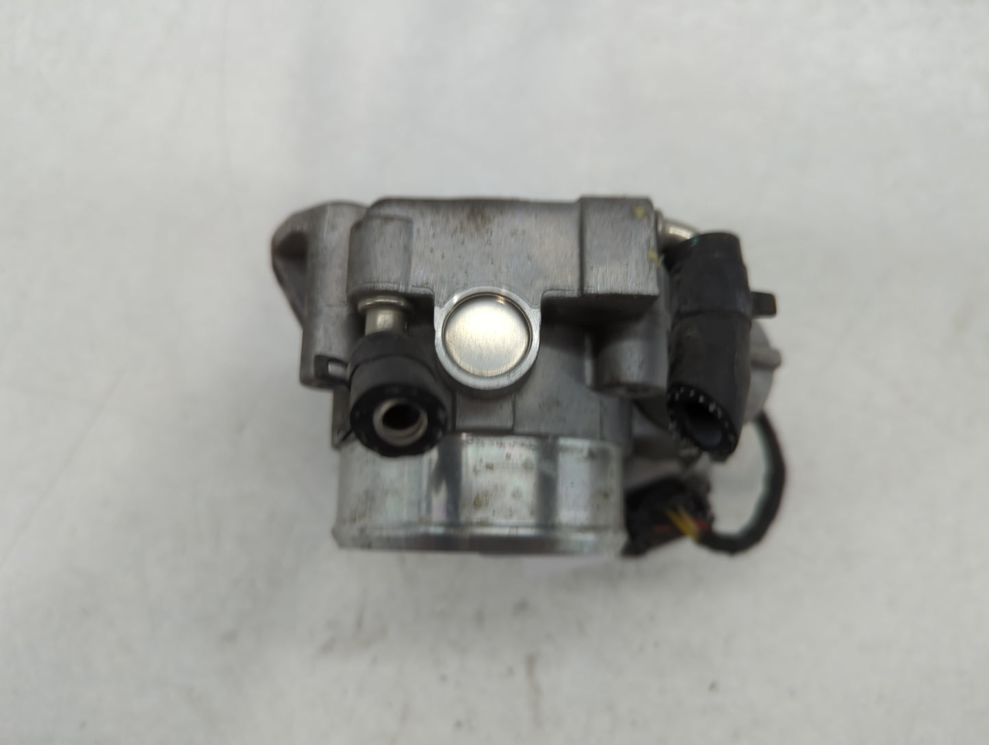 2006-2010 Hyundai Sonata Throttle Body P/N:35100-25400 Fits Fits 2006 2007 2008 2009 2010 2011 2012 2013 OEM Used Auto Parts