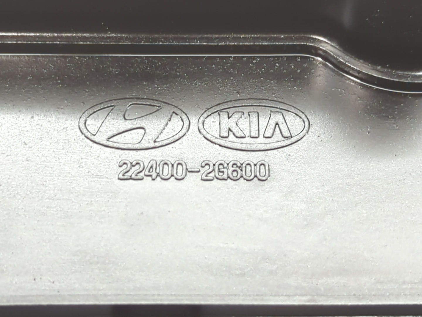 2010 Hyundai Sonata Driver Left Cylinder Head Valve Cover Fits OEM Used Auto Parts - Oemusedautoparts1.com