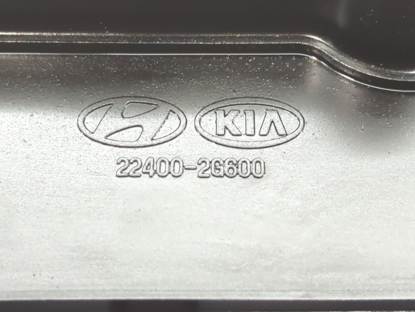 2010 Hyundai Sonata Driver Left Cylinder Head Valve Cover Fits OEM Used Auto Parts - Oemusedautoparts1.com