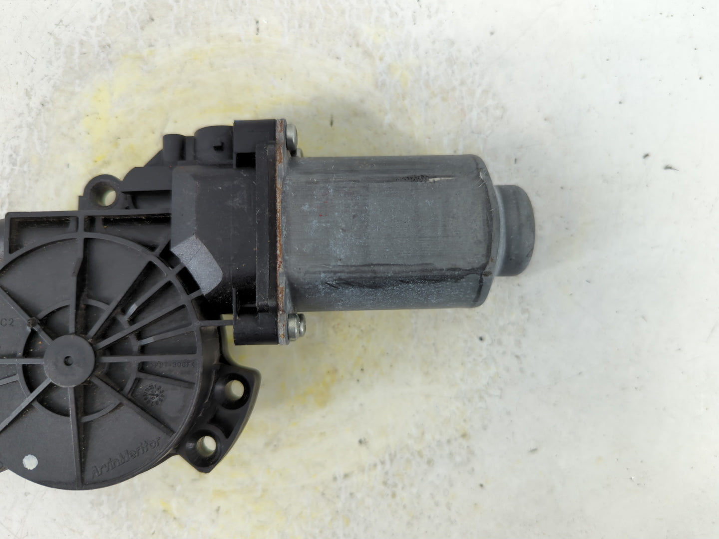 2006-2010 Hyundai Sonata Passenger Front Right Power Window Motor - Oemusedautoparts1.com