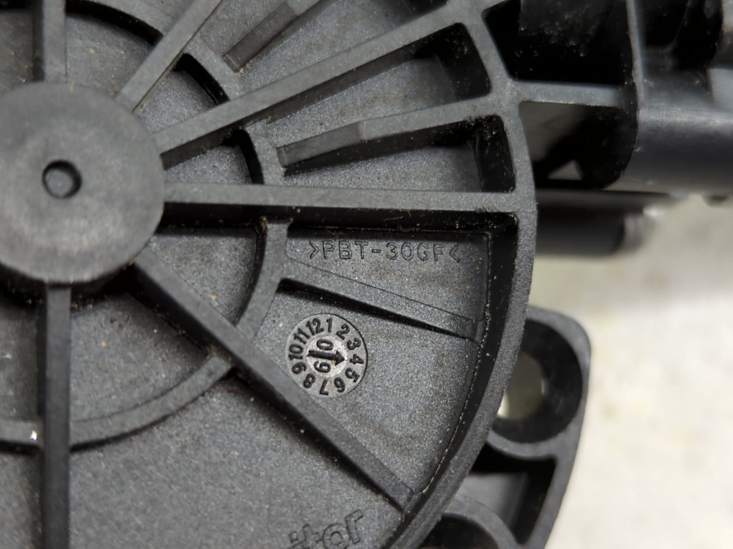 2006-2010 Hyundai Sonata Passenger Front Right Power Window Motor - Oemusedautoparts1.com