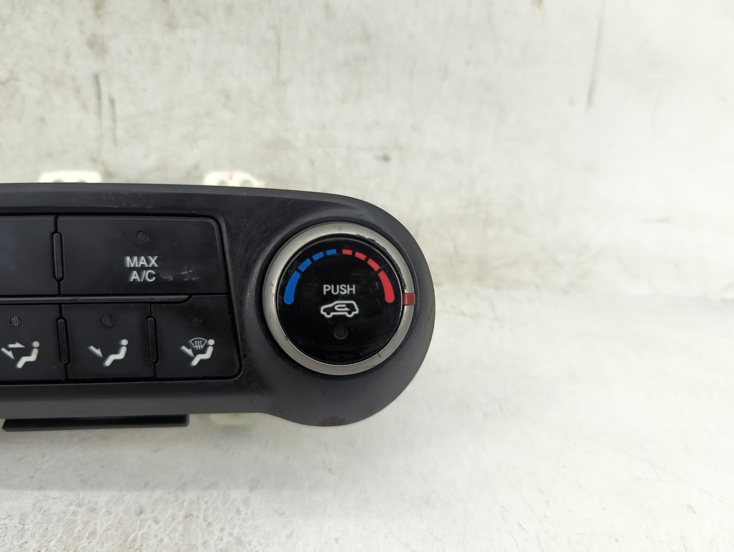 2010-2013 Hyundai Tucson Climate Control Module Temperature AC/Heater Replacement P/N:97250-2S020 97250-2SXXX Fits OEM Used 