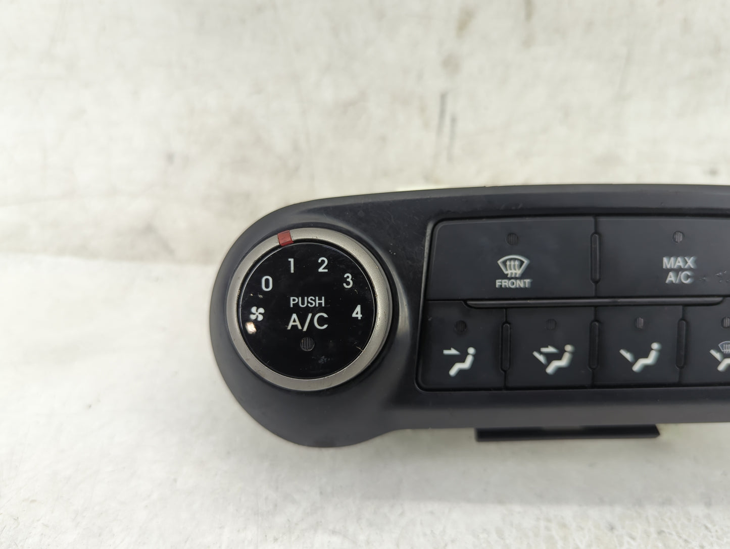 2010-2013 Hyundai Tucson Climate Control Module Temperature AC/Heater Replacement P/N:97250-2S020 97250-2SXXX Fits OEM Used 