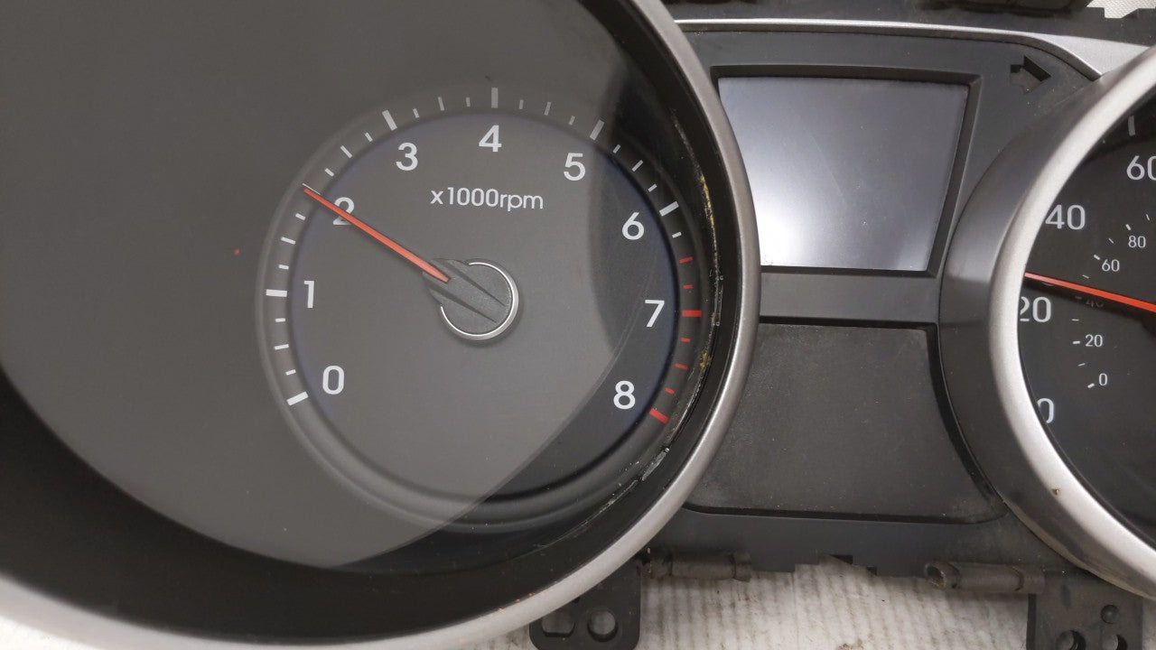 2010-2013 Hyundai Tucson Instrument Cluster Speedometer Gauges P/N:94001-2S570 94001-2S575 Fits Fits 2010 2011 2012 2013 OEM