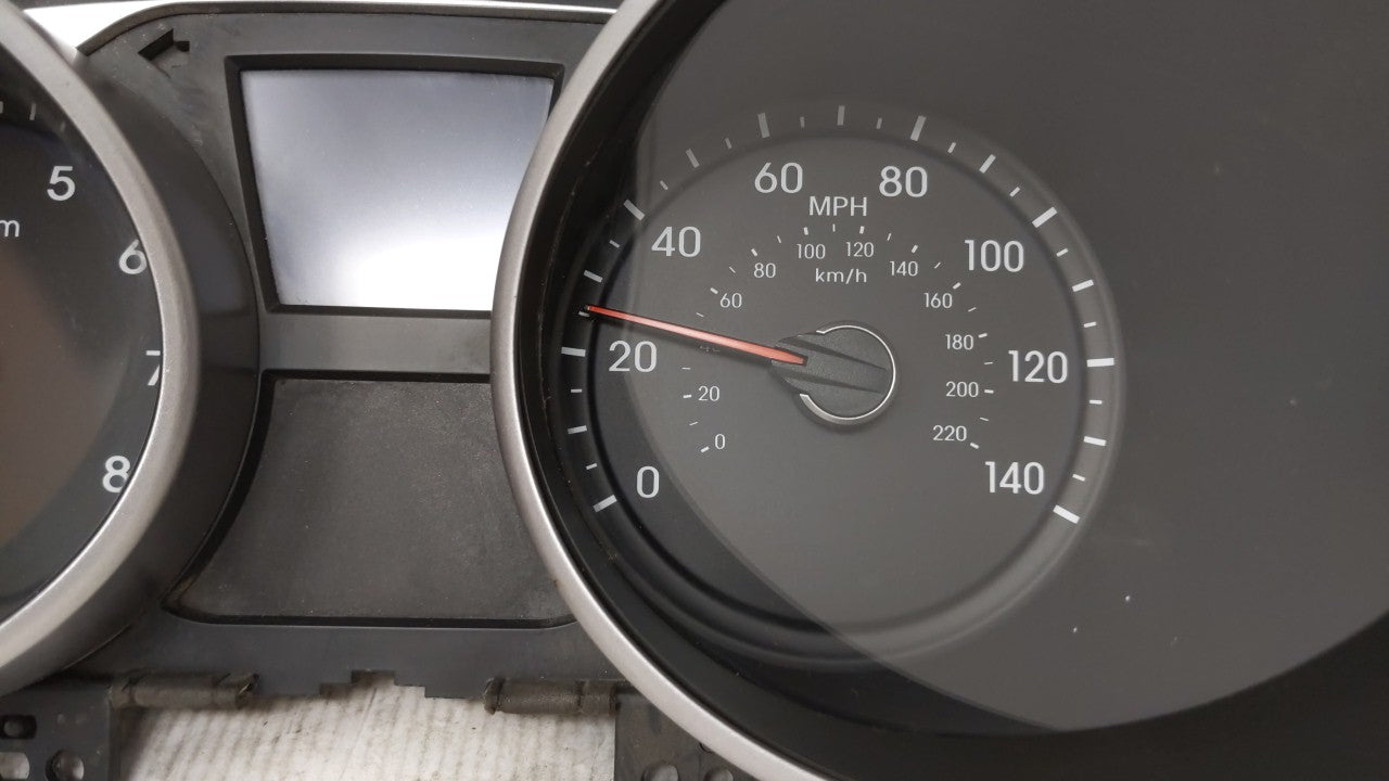 2010-2013 Hyundai Tucson Instrument Cluster Speedometer Gauges P/N:94001-2S570 94001-2S575 Fits Fits 2010 2011 2012 2013 OEM