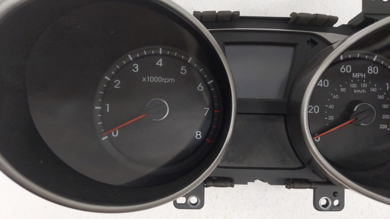 2010-2013 Hyundai Tucson Instrument Cluster Speedometer Gauges P/N:94001-2S580 94001-2S585 Fits Fits 2010 2011 2012 2013 OEM