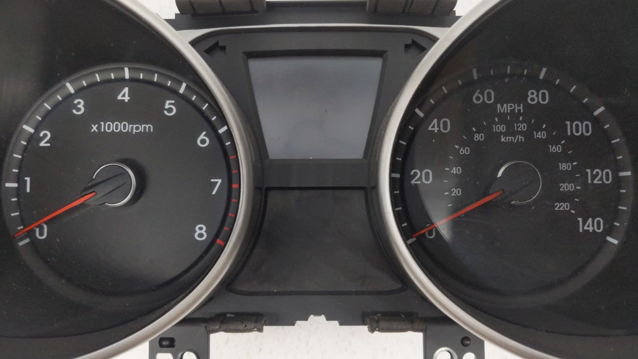 2010-2013 Hyundai Tucson Instrument Cluster Speedometer Gauges P/N:94001-2S580 94001-2S585 Fits Fits 2010 2011 2012 2013 OEM