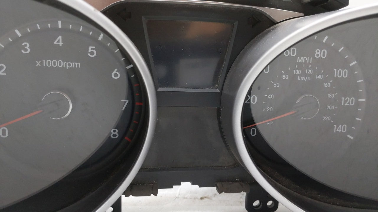 2010-2013 Hyundai Tucson Instrument Cluster Speedometer Gauges P/N:94001-2S580 94001-2S585 Fits Fits 2010 2011 2012 2013 OEM