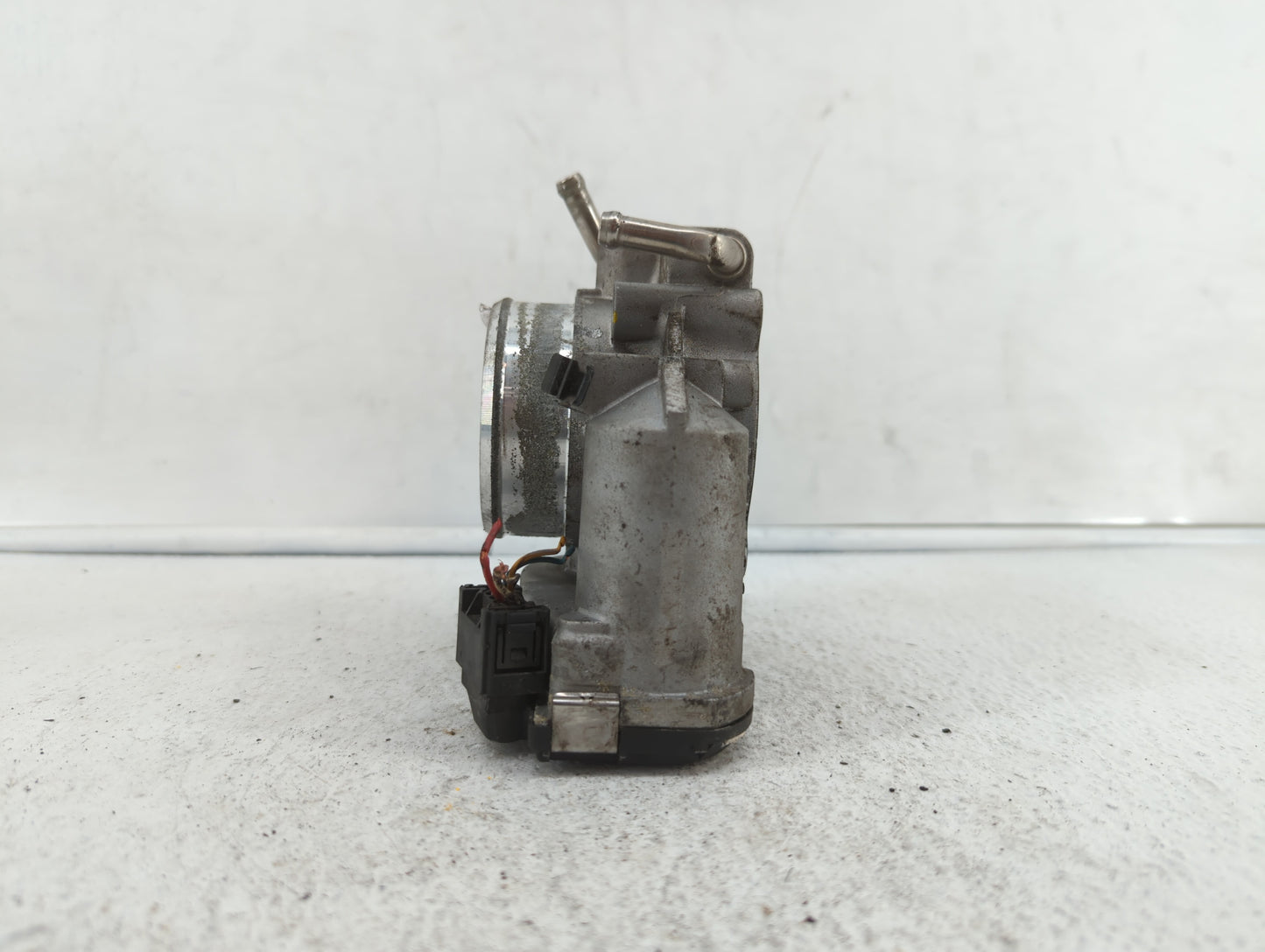 2010-2013 Hyundai Tucson Throttle Body P/N:35100-25400 35100-25200 Fits Fits 2006 2007 2008 2009 2010 2011 2012 2013 OEM Use