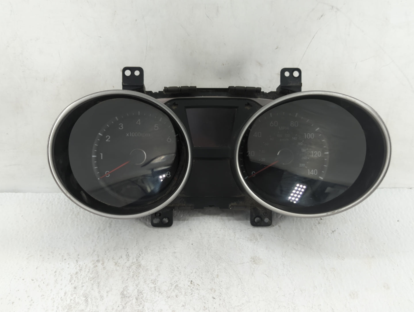 2010-2013 Hyundai Tucson Instrument Cluster Speedometer Gauges P/N:94001-2S570 94001-2S575 Fits Fits 2010 2011 2012 2013 OEM