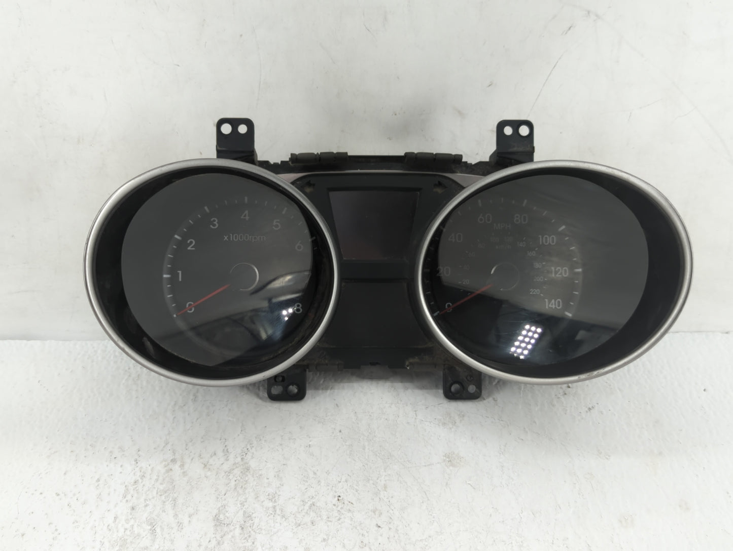 2010-2013 Hyundai Tucson Instrument Cluster Speedometer Gauges P/N:94001-2S570 94001-2S575 Fits Fits 2010 2011 2012 2013 OEM
