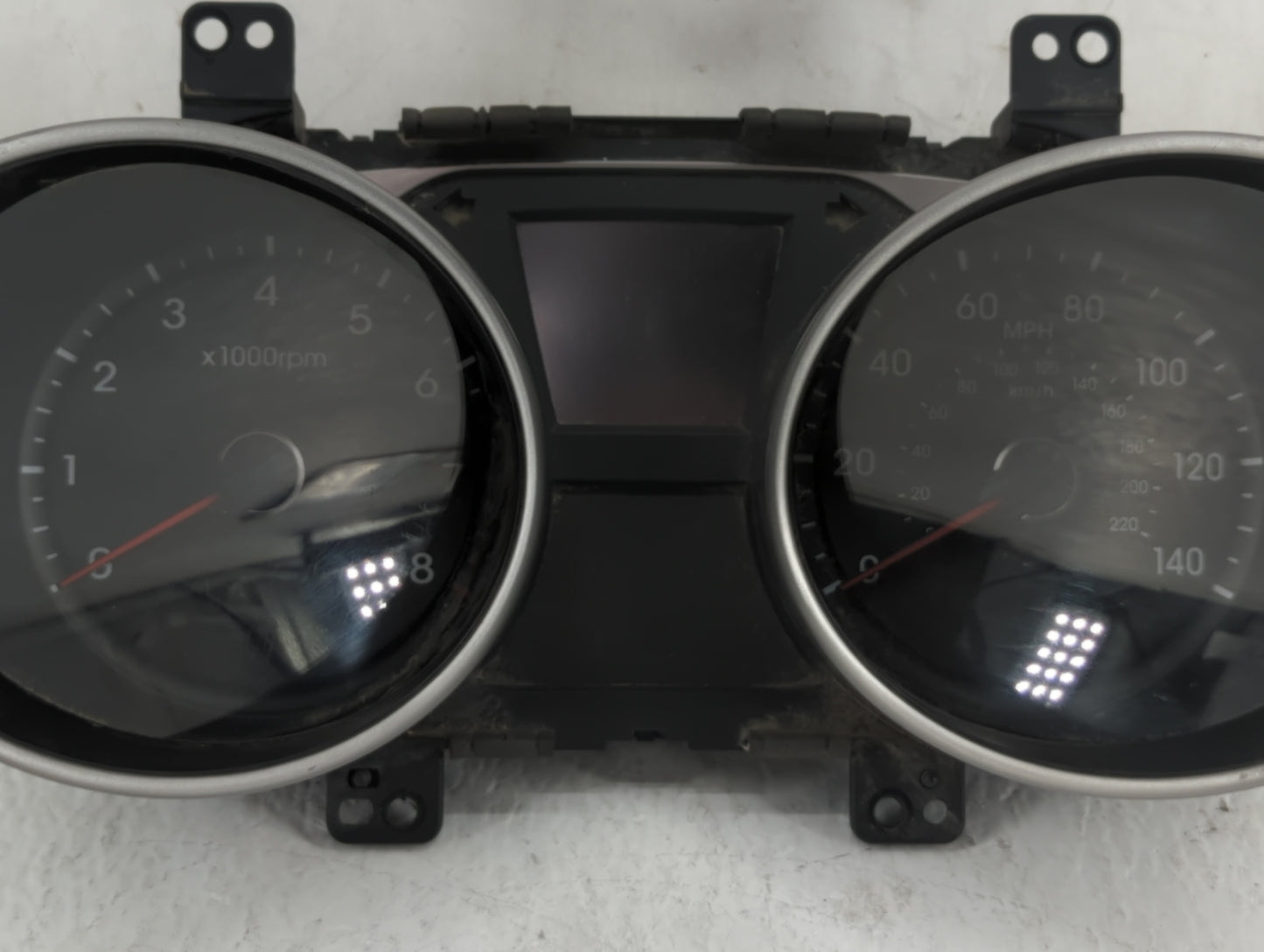 2010-2013 Hyundai Tucson Instrument Cluster Speedometer Gauges P/N:94001-2S570 94001-2S575 Fits Fits 2010 2011 2012 2013 OEM