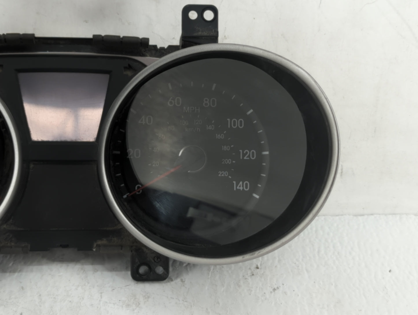 2010-2013 Hyundai Tucson Instrument Cluster Speedometer Gauges P/N:94001-2S570 94001-2S575 Fits Fits 2010 2011 2012 2013 OEM