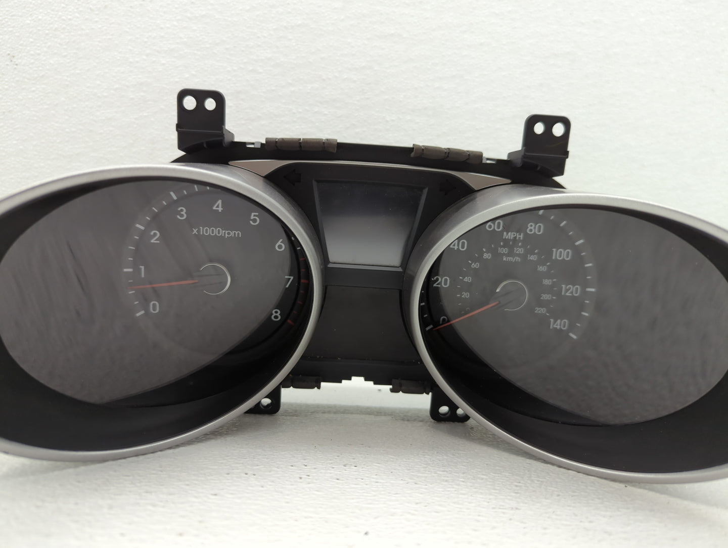 2010-2013 Hyundai Tucson Instrument Cluster Speedometer Gauges P/N:94001-2S580 94001-2S585 Miles: Fits Fits 2010 2011 2012 2