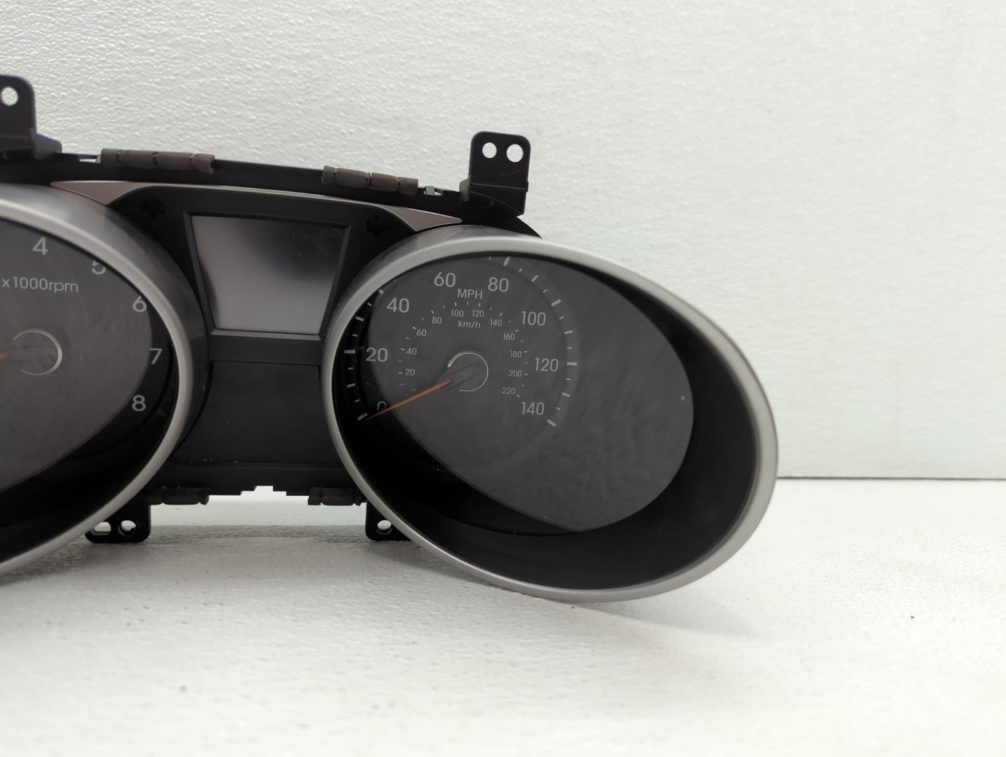 2010-2013 Hyundai Tucson Instrument Cluster Speedometer Gauges P/N:94001-2S580 94001-2S585 Miles: Fits Fits 2010 2011 2012 2