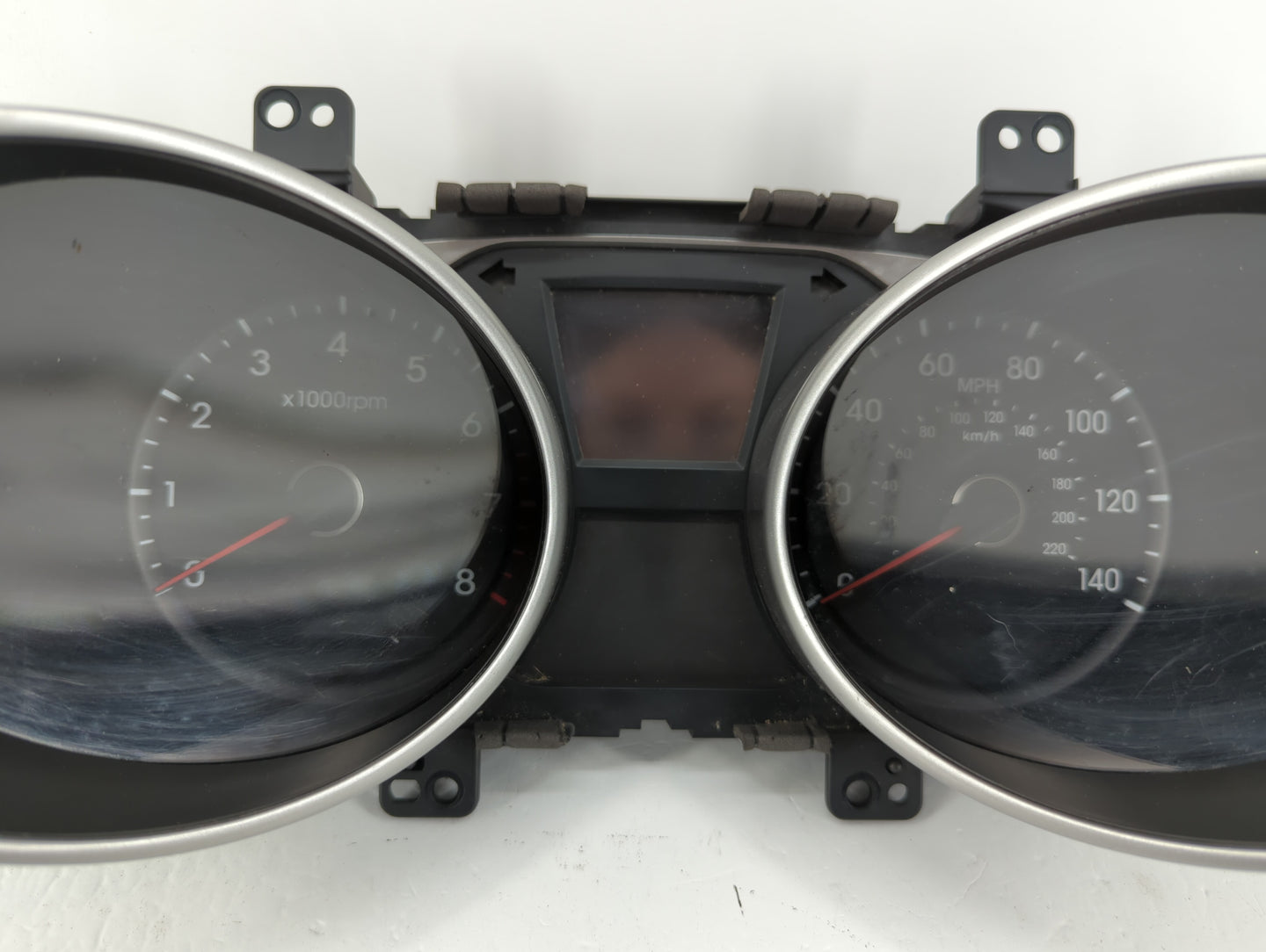 2010-2013 Hyundai Tucson Instrument Cluster Speedometer Gauges P/N:94001-2S570 94001-2S575 Fits Fits 2010 2011 2012 2013 OEM
