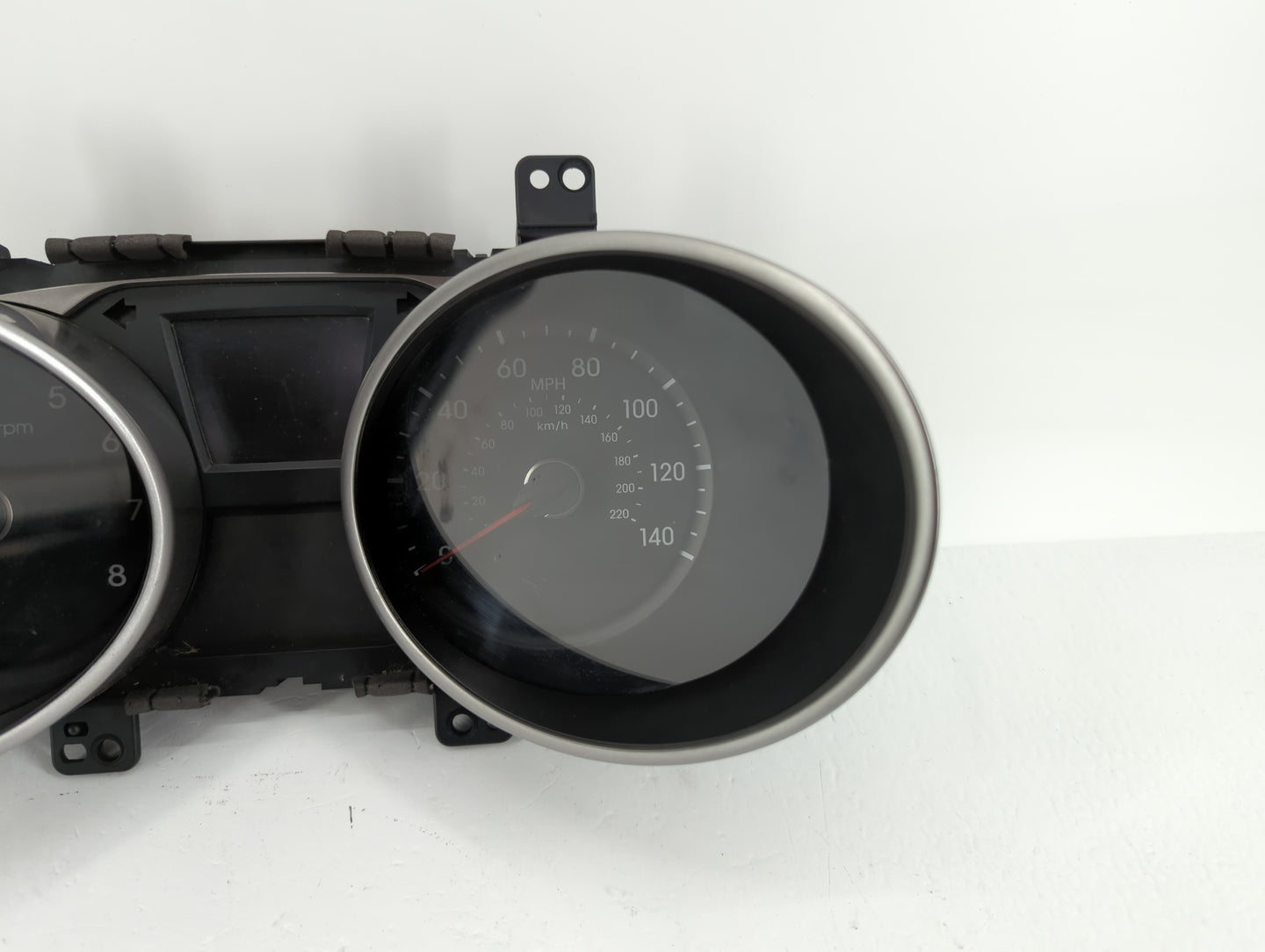 2010-2013 Hyundai Tucson Instrument Cluster Speedometer Gauges P/N:94001-2S570 94001-2S575 Fits Fits 2010 2011 2012 2013 OEM