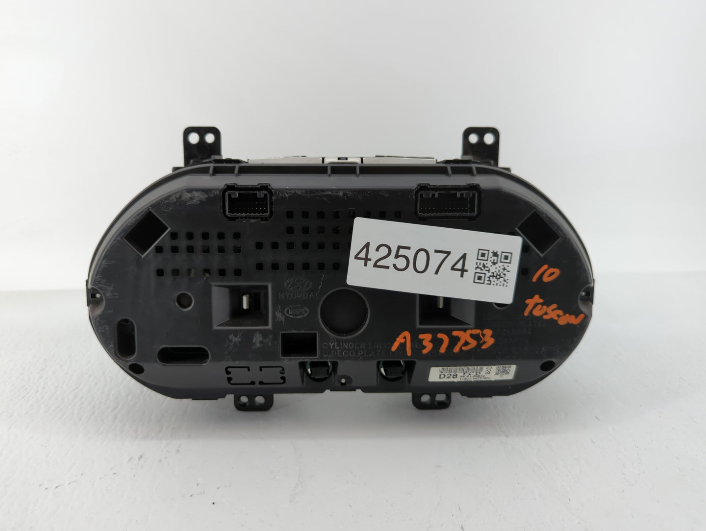 2010-2013 Hyundai Tucson Instrument Cluster Speedometer Gauges P/N:94001-2S570 94001-2S575 Fits Fits 2010 2011 2012 2013 OEM