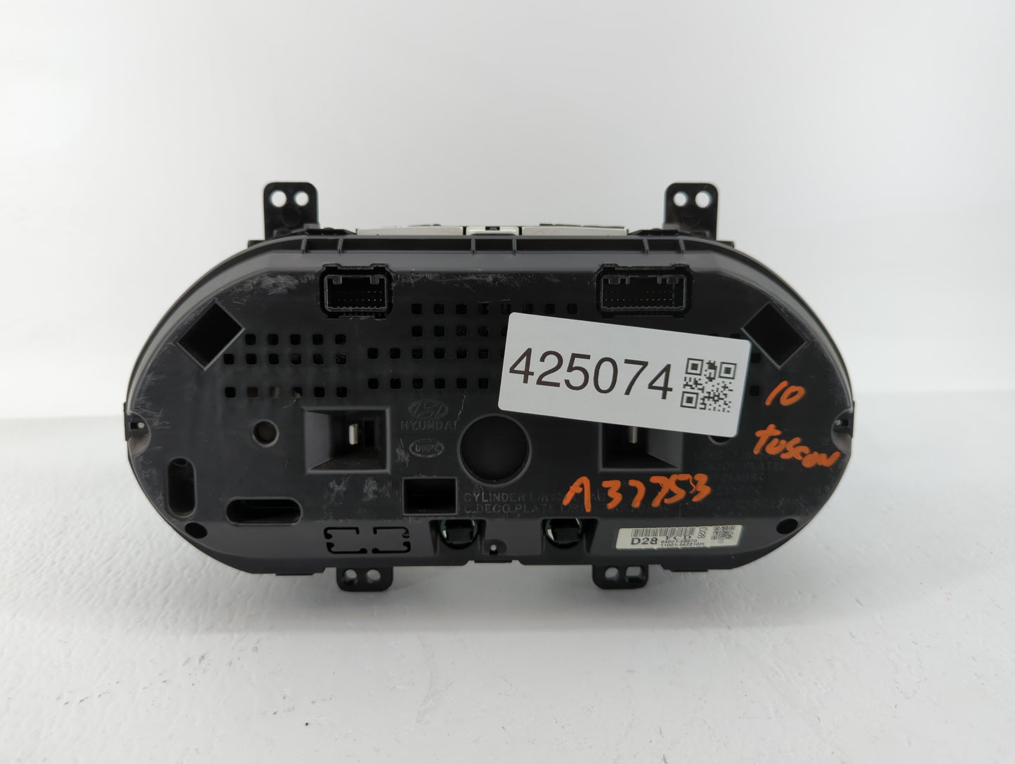 2010-2013 Hyundai Tucson Instrument Cluster Speedometer Gauges P/N:94001-2S570 94001-2S575 Fits Fits 2010 2011 2012 2013 OEM