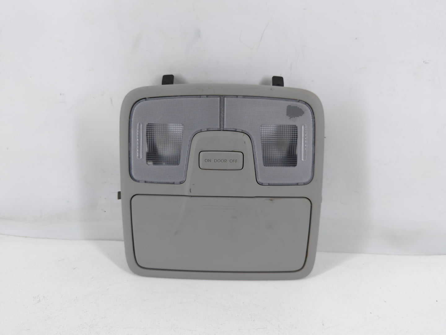 2010-2016 Hyundai Tucson Overhead Roof Console 748035 - Oemusedautoparts1.com