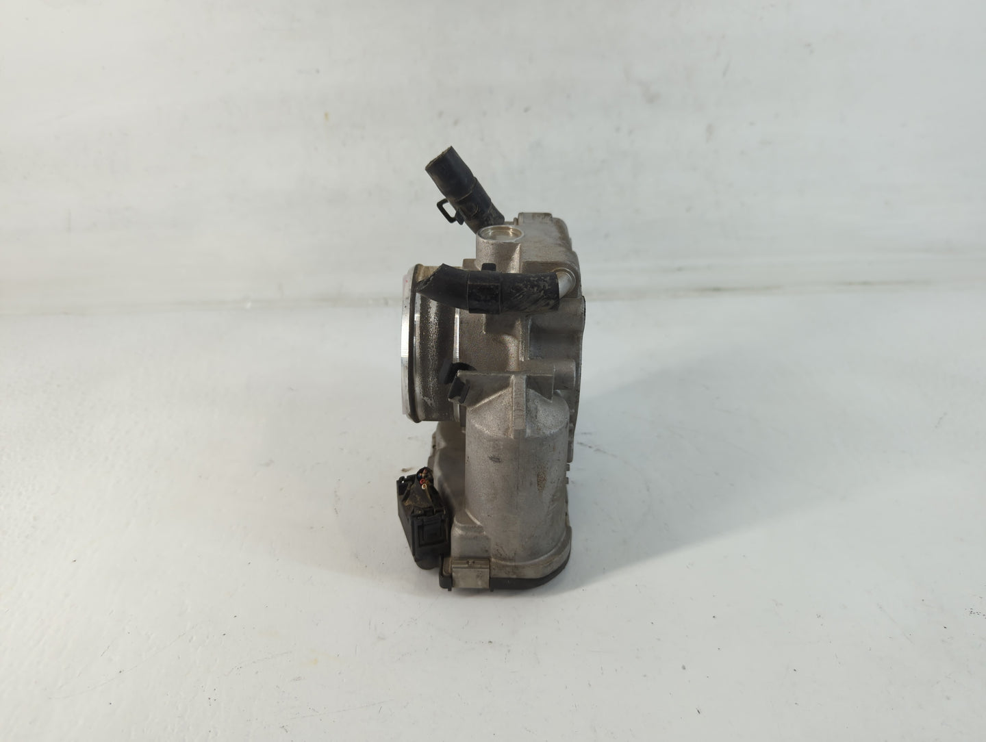 2010-2013 Hyundai Tucson Throttle Body P/N:35100 2540 Fits Fits 2006 2007 2008 2009 2010 2011 2012 2013 OEM Used Auto Parts 