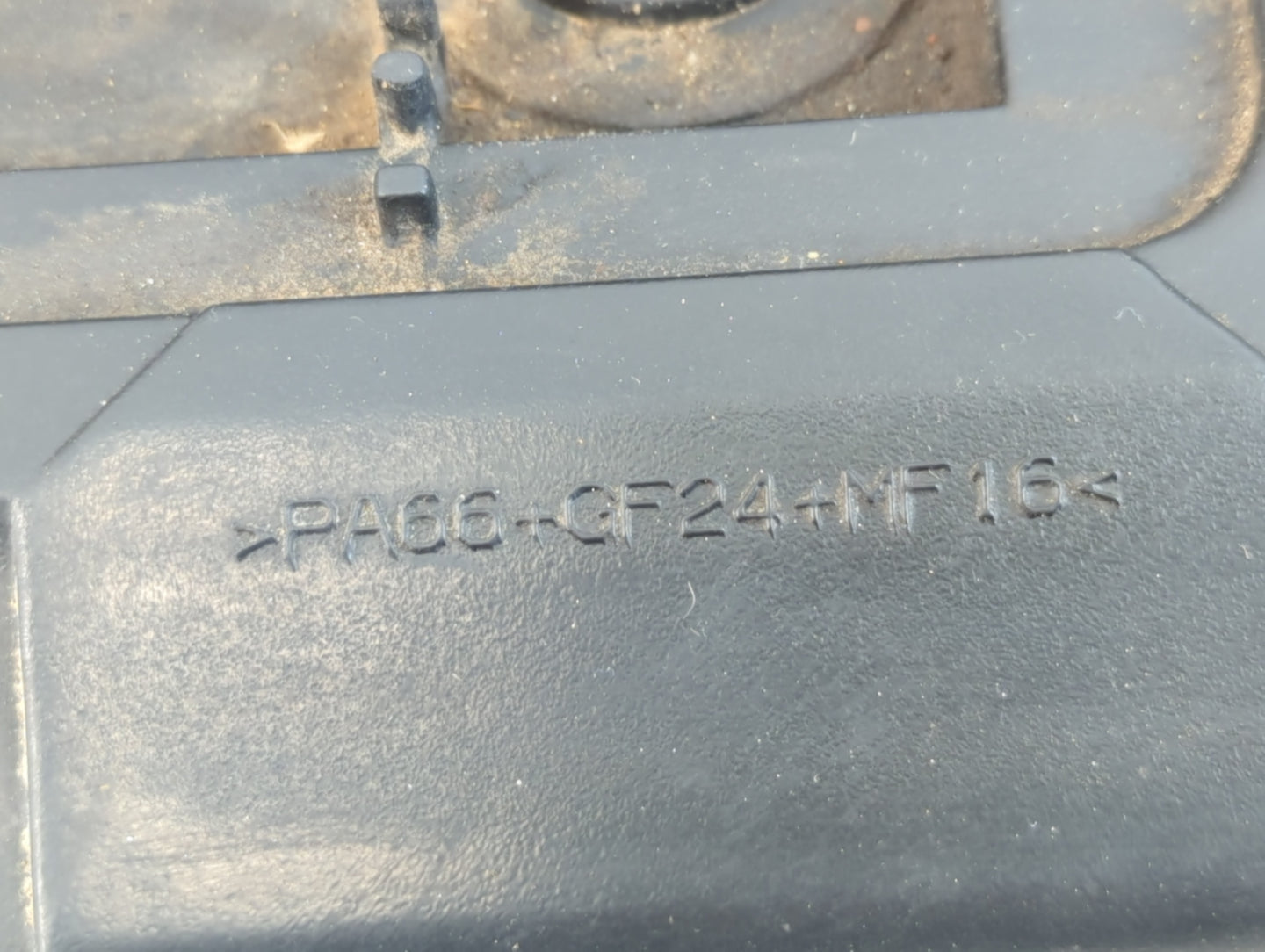 2010 Hyundai Tucson Passenger Right Cylinder Head Valve Cover P/N:PA66-GF24+MF16 Fits OEM Used Auto Parts - Oemusedautoparts
