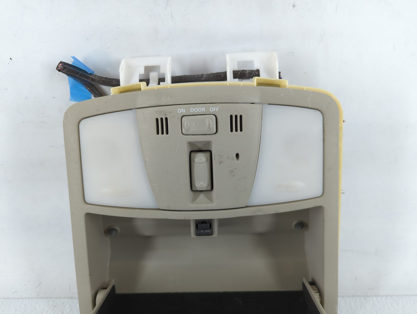 2010 Infiniti Ex35 Overhead Roof Console - Oemusedautoparts1.com
