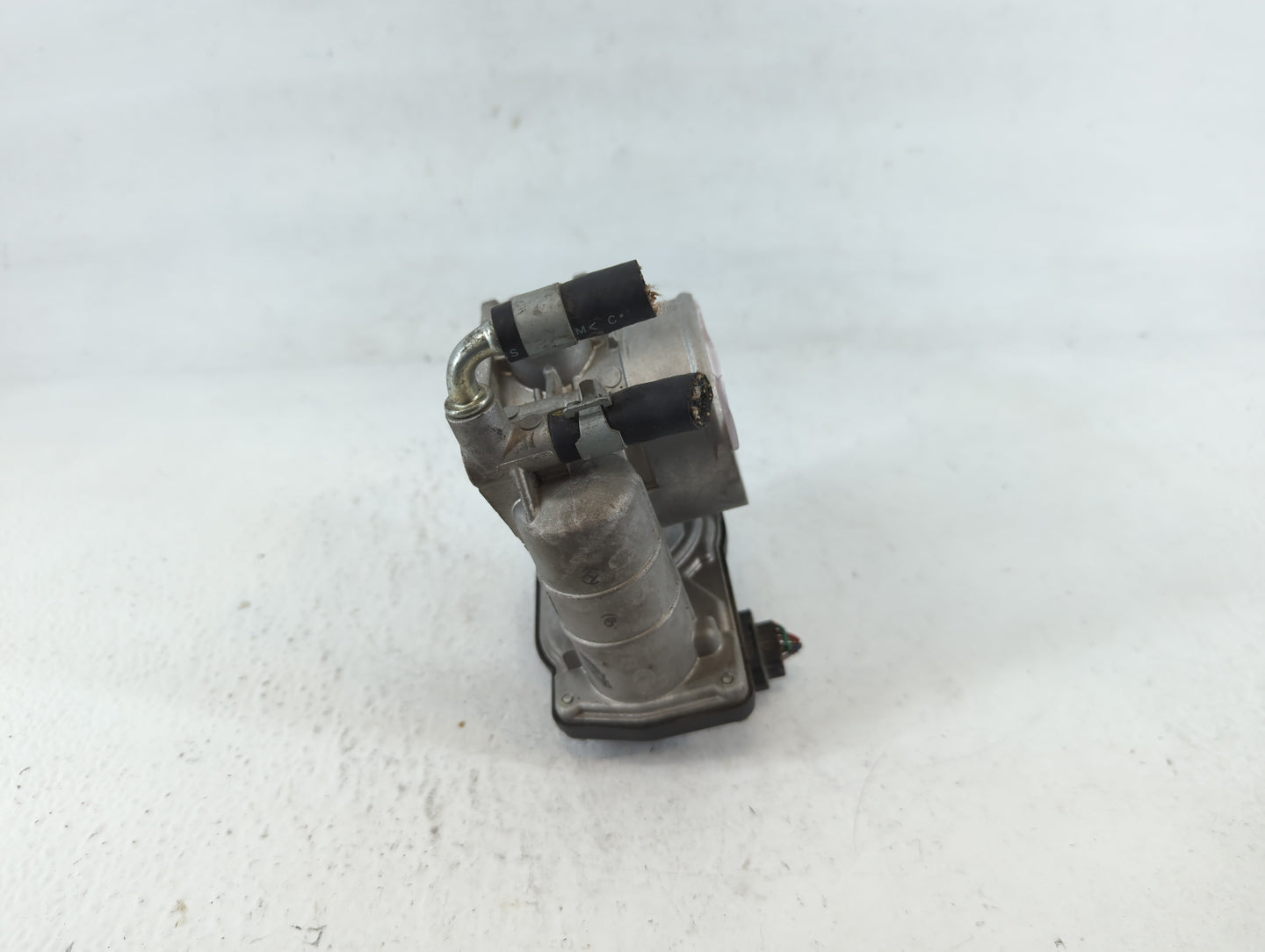 2008-2012 Infiniti Ex35 Throttle Body P/N:9X02H RME60-16 Fits OEM Used Auto Parts - Oemusedautoparts1.com