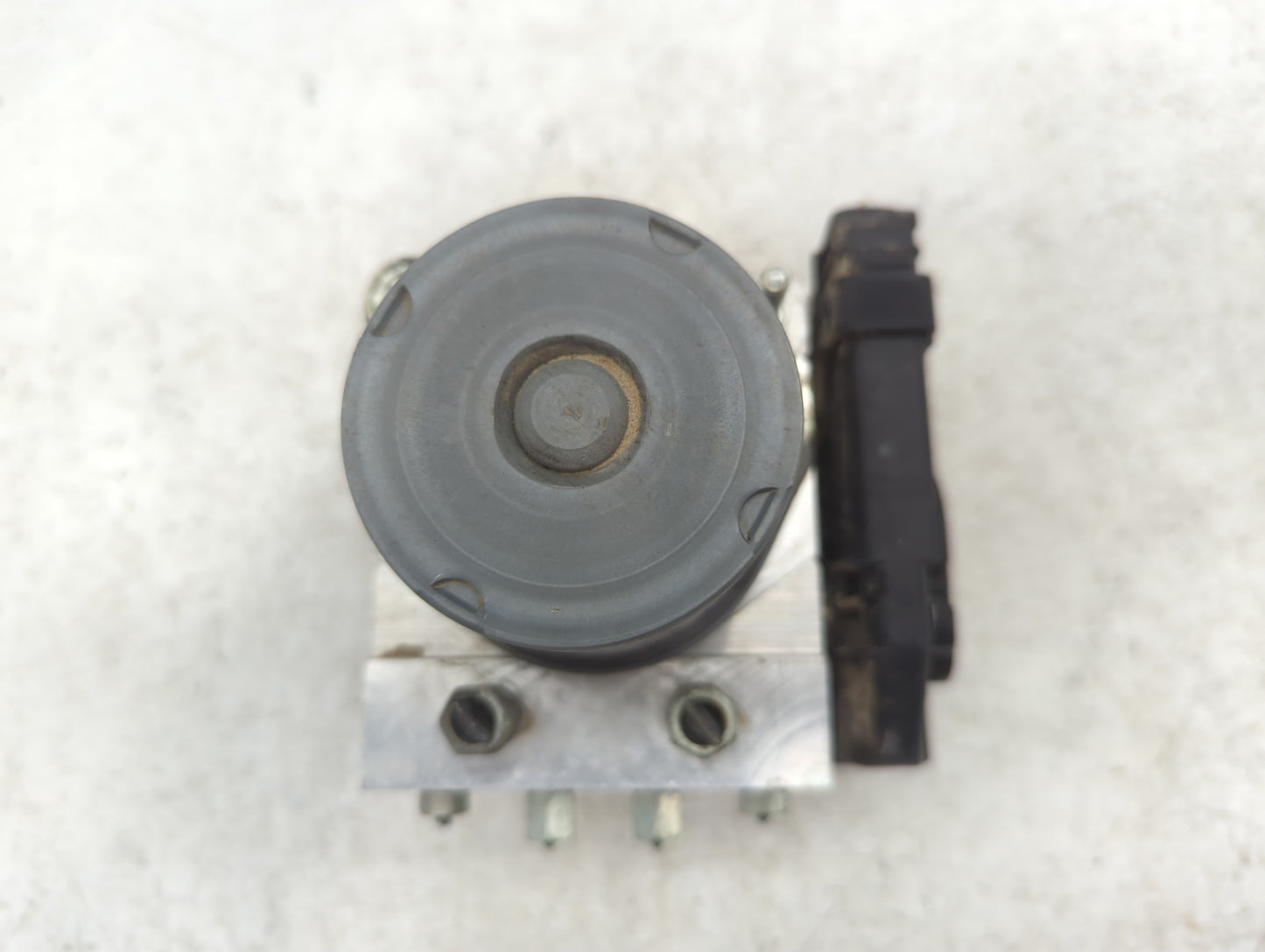 2009-2010 Infiniti G37 ABS Pump Control Module Replacement P/N:47660 1NG0A Fits Fits 2009 2010 OEM Used Auto Parts - Oemused