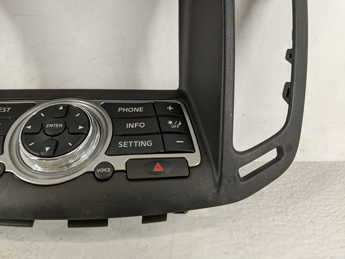 2010 Infiniti G37 Radio Control Panel - Oemusedautoparts1.com