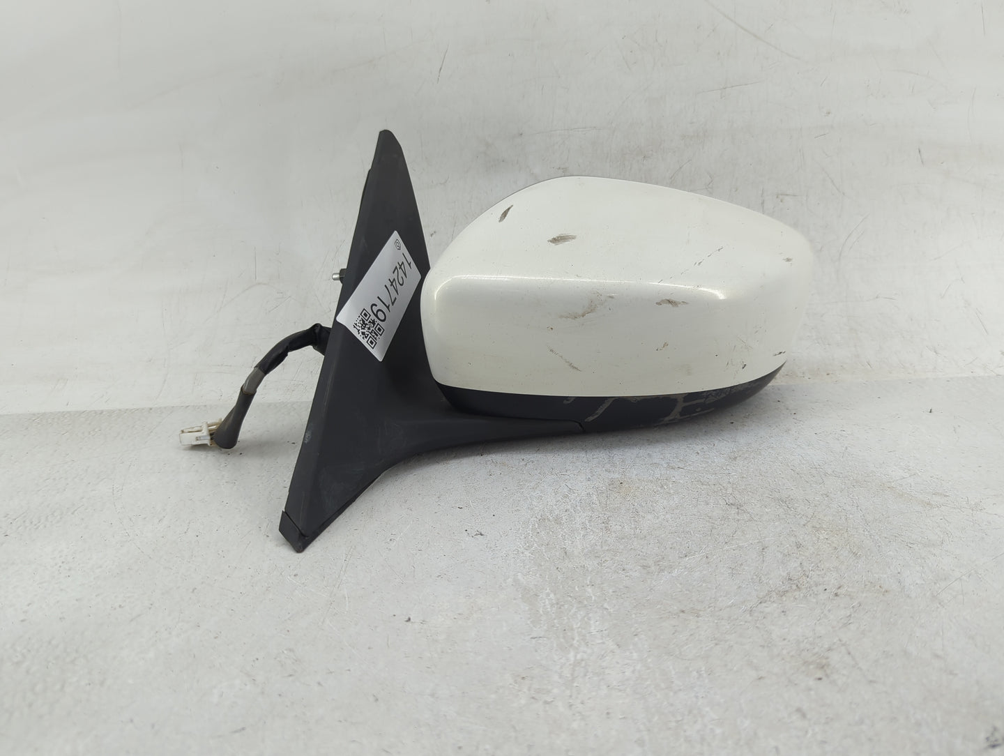 2008-2013 Infiniti G37 Driver Side View Mirror - Left Door Mirror OEM Used - Oemusedautoparts1.com