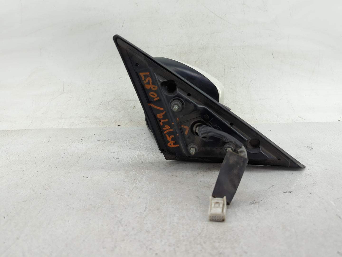 2008-2013 Infiniti G37 Driver Side View Mirror - Left Door Mirror OEM Used - Oemusedautoparts1.com