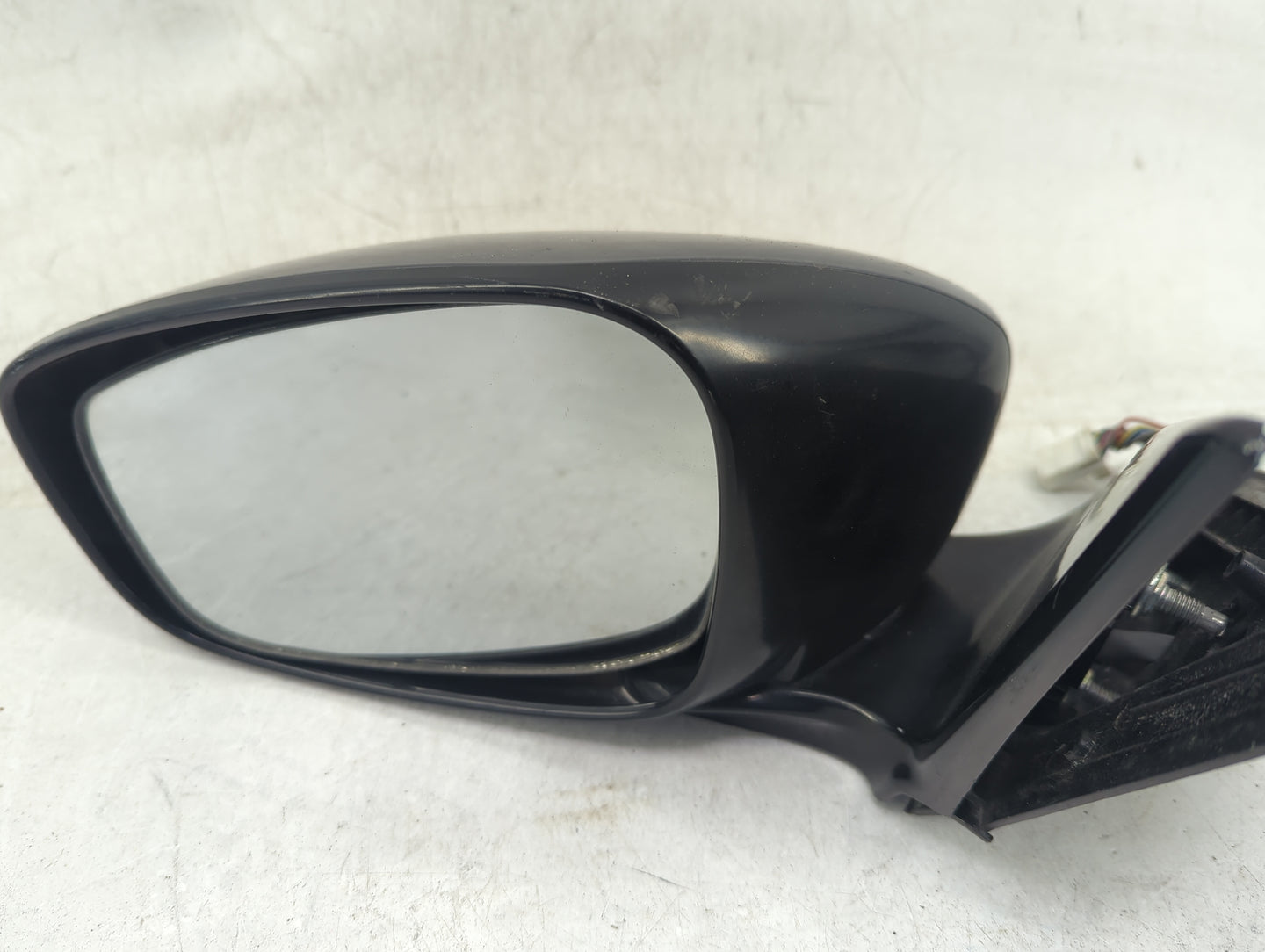 2009-2013 Infiniti G37 Driver Side View Mirror - Left Door Mirror OEM Used - Oemusedautoparts1.com