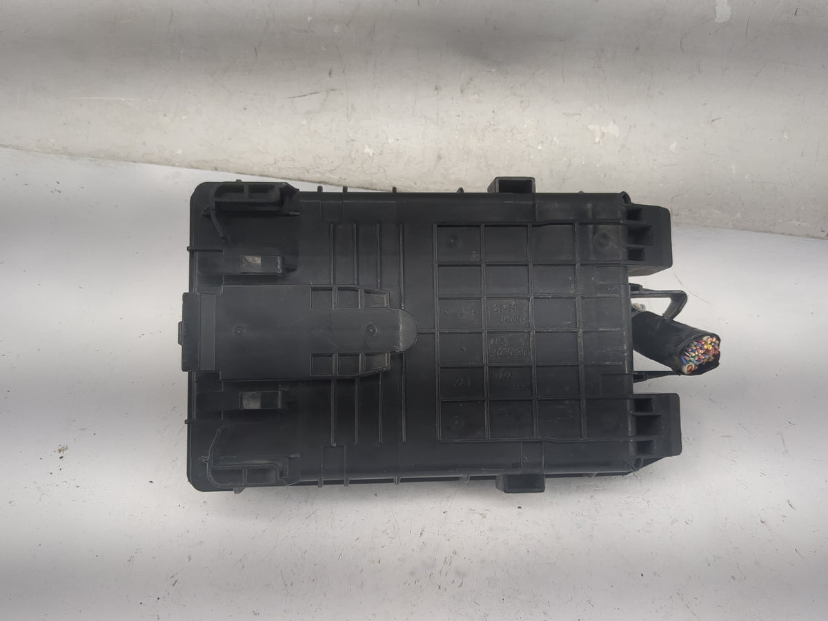 2010 Infiniti G37 Fusebox Fuse Box Panel Relay Module P/N:284B9JK000 7154-9230-30 Fits OEM Used Auto Parts - Oemusedautopart