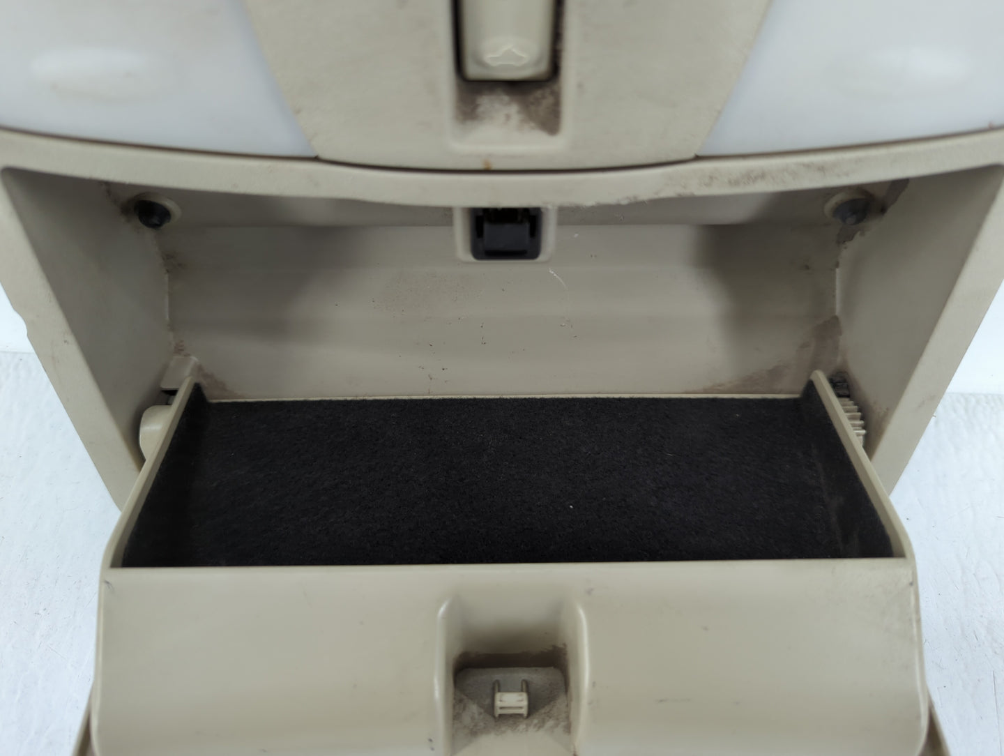 2010 Infiniti G37 Overhead Roof Console - Oemusedautoparts1.com