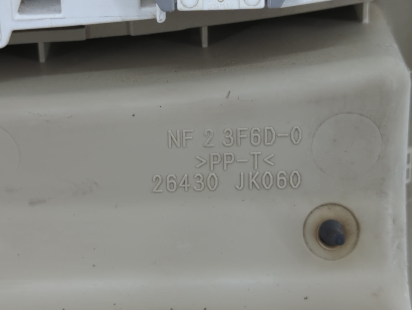 2010 Infiniti G37 Overhead Roof Console - Oemusedautoparts1.com