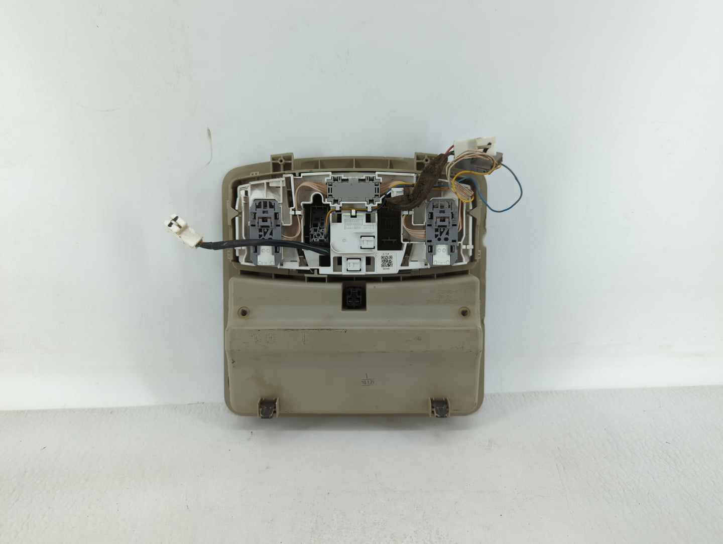 2010 Infiniti G37 Overhead Roof Console - Oemusedautoparts1.com