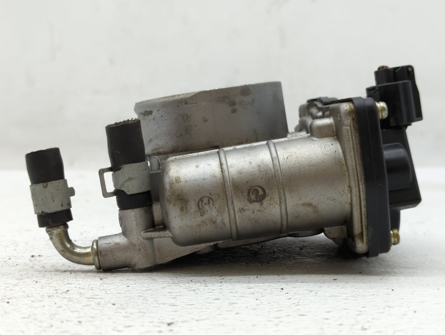2008-2013 Infiniti G37 Throttle Body P/N:526-02 RME60-16 Fits OEM Used Auto Parts - Oemusedautoparts1.com