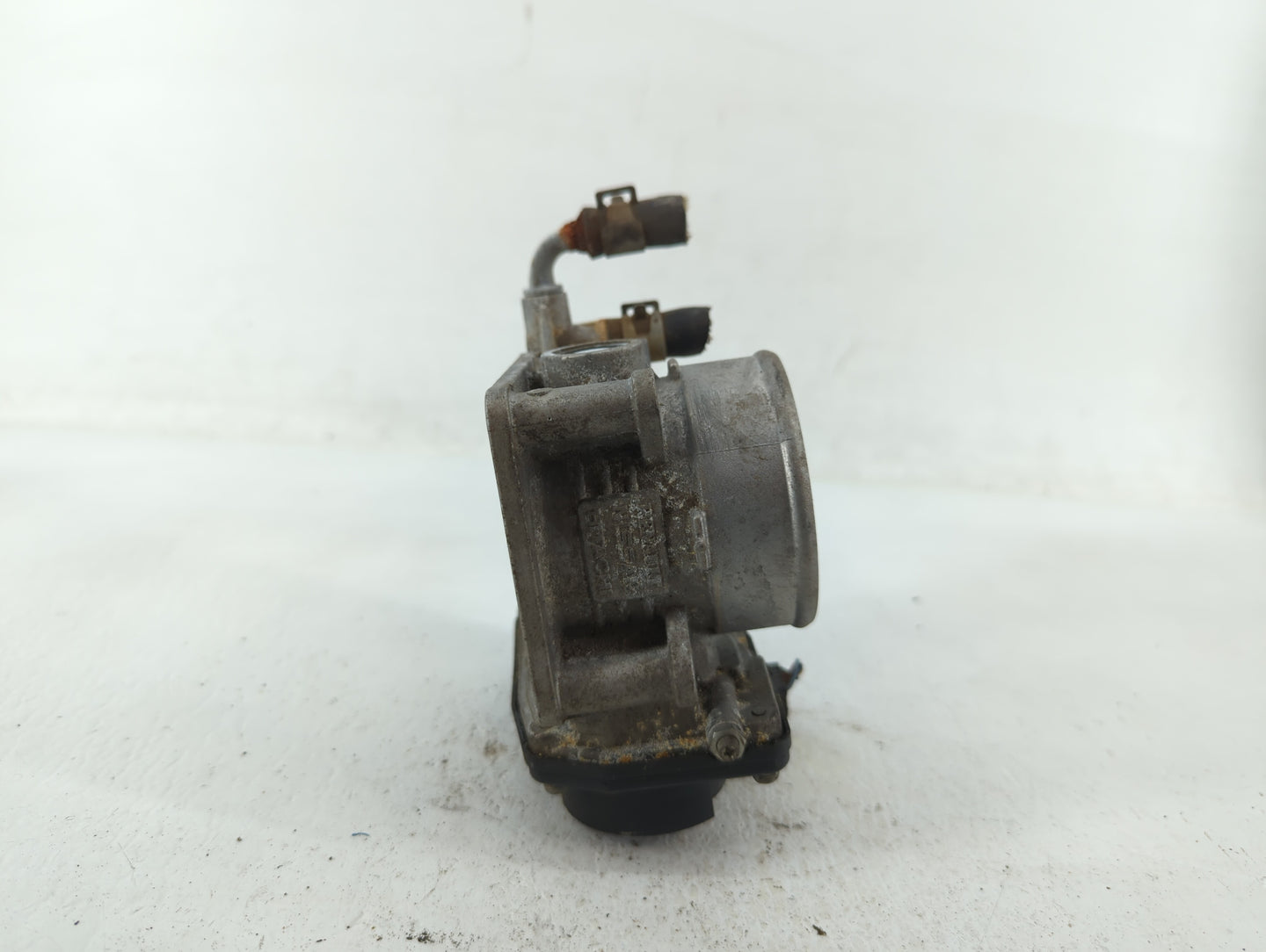 2008-2013 Infiniti G37 Throttle Body P/N:RME60-21 RME60-16 Fits OEM Used Auto Parts - Oemusedautoparts1.com