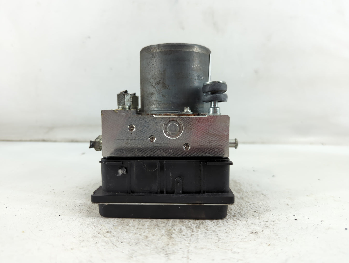 2009-2010 Infiniti G37 ABS Pump Control Module Replacement P/N:47660 1NJ0A 47660 1NF1D Fits Fits 2009 2010 OEM Used Auto Par