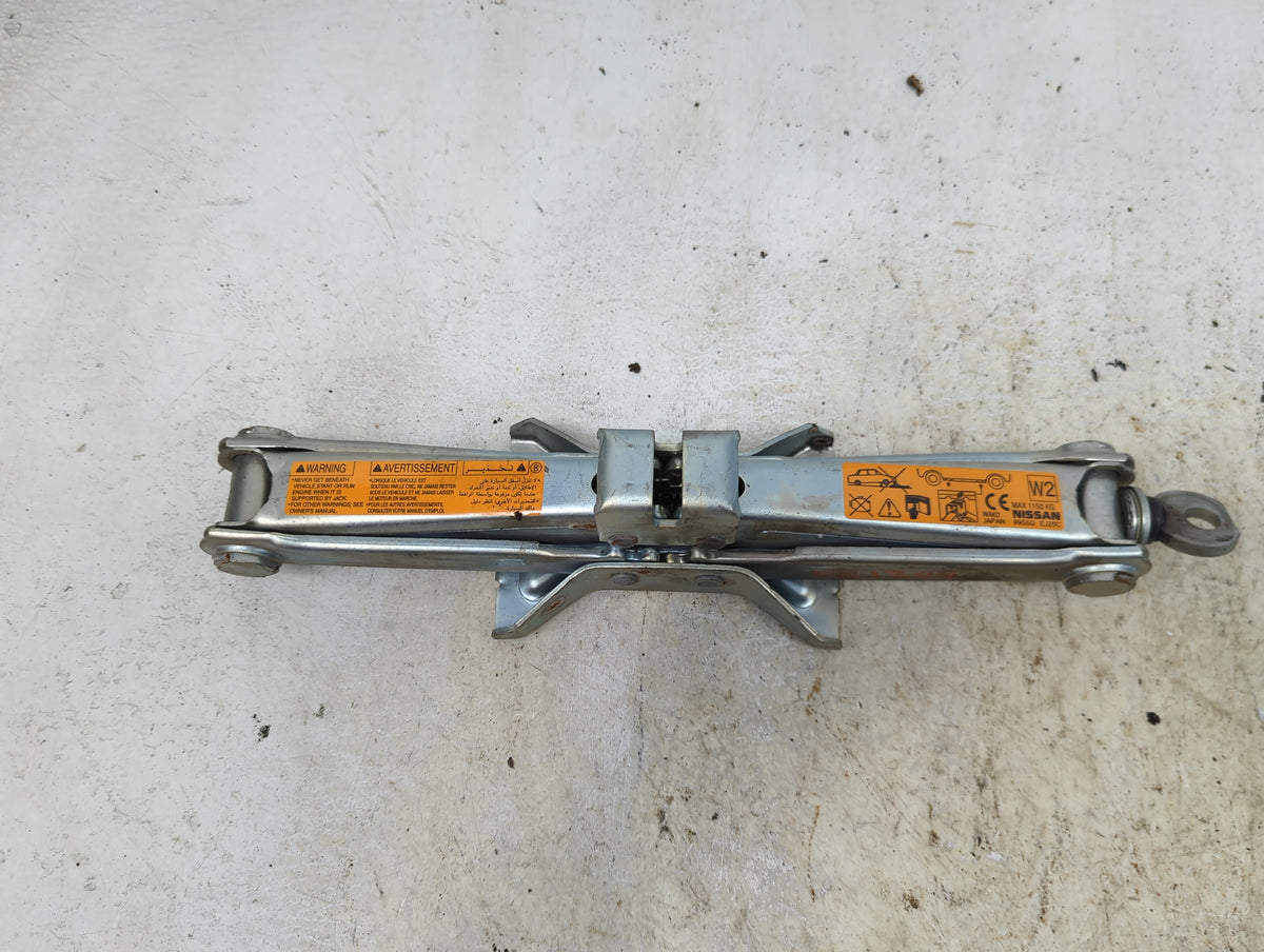 2010 Infiniti M35 Spare Scissor Car Jack - Oemusedautoparts1.com