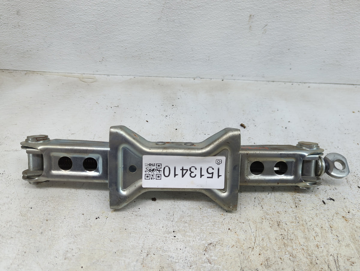 2010 Infiniti M35 Spare Scissor Car Jack - Oemusedautoparts1.com