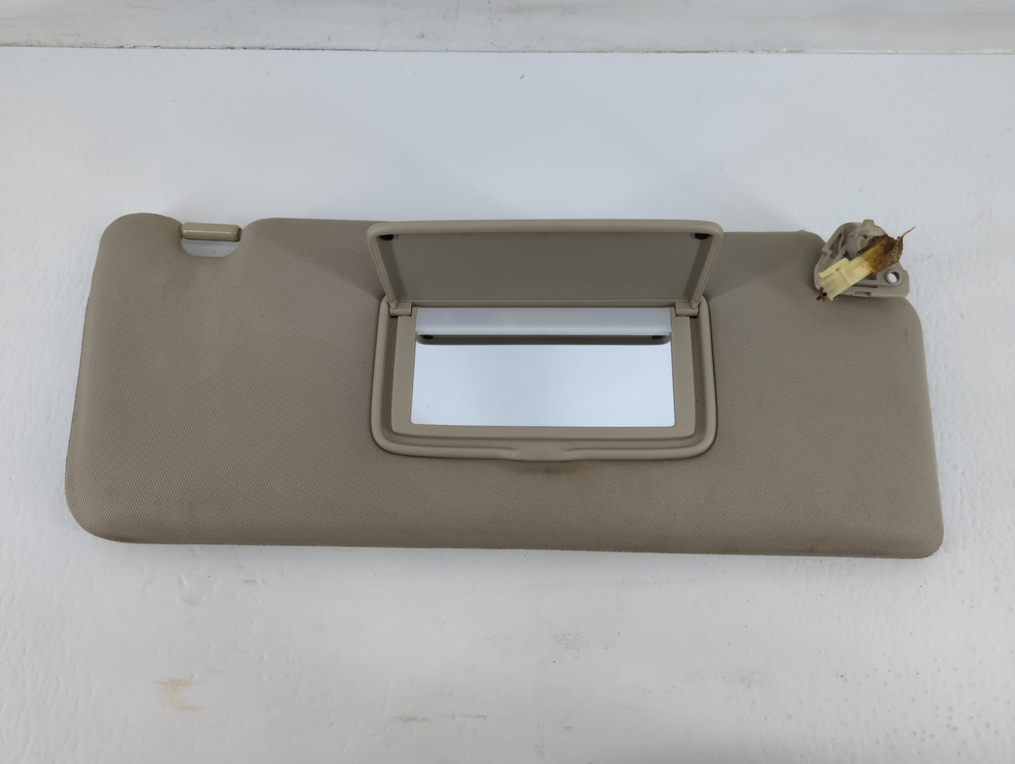 2004-2010 Infiniti Qx56 Sun Visor Shade Replacement Passenger Right Mirror Fits OEM Used Auto Parts - Oemusedautoparts1.com