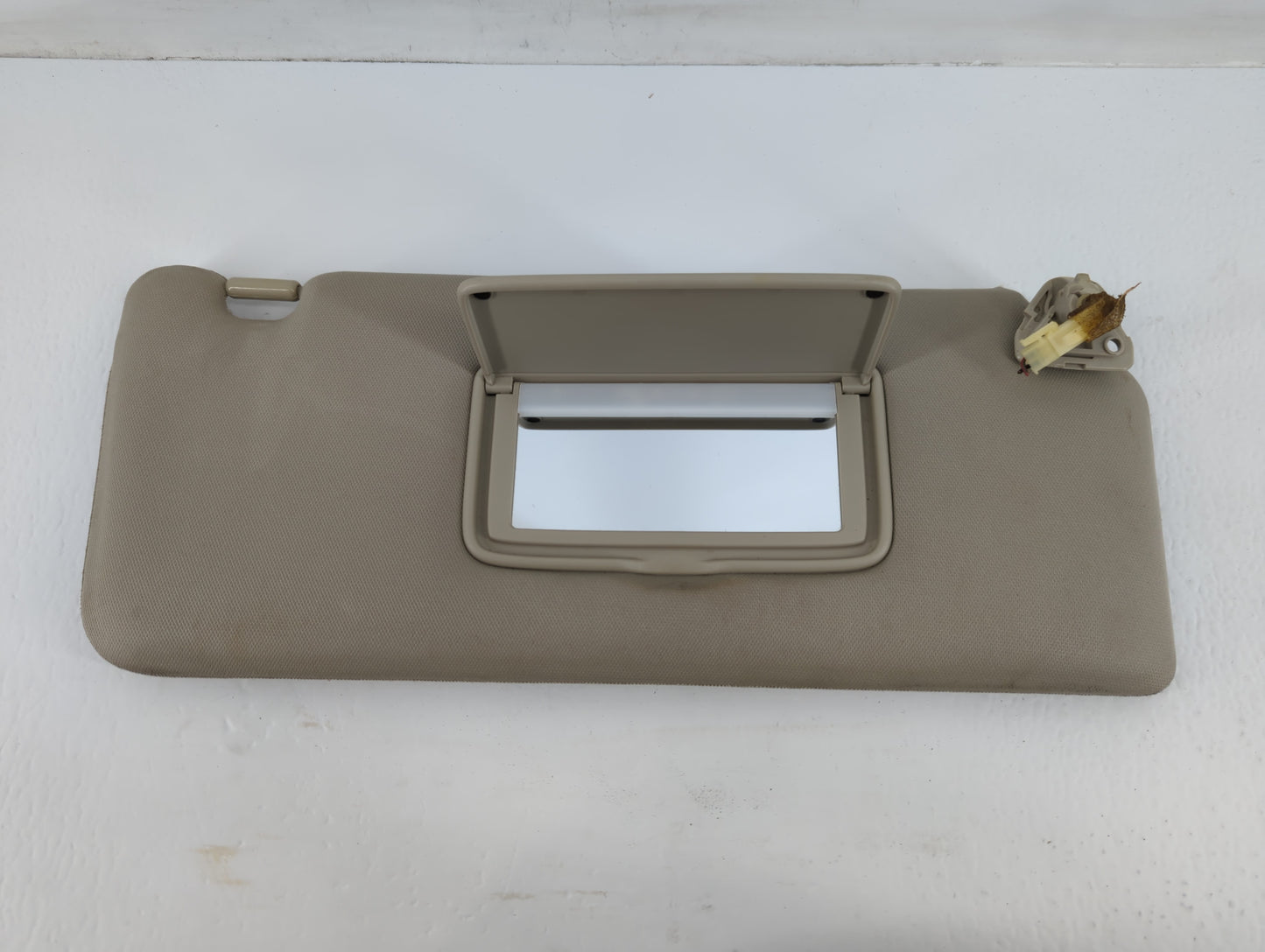 2004-2010 Infiniti Qx56 Sun Visor Shade Replacement Passenger Right Mirror Fits OEM Used Auto Parts - Oemusedautoparts1.com