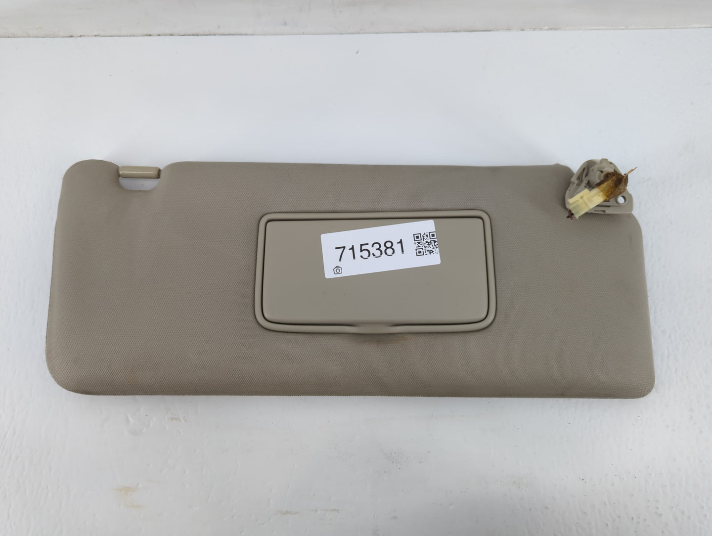 2004-2010 Infiniti Qx56 Sun Visor Shade Replacement Passenger Right Mirror Fits OEM Used Auto Parts - Oemusedautoparts1.com