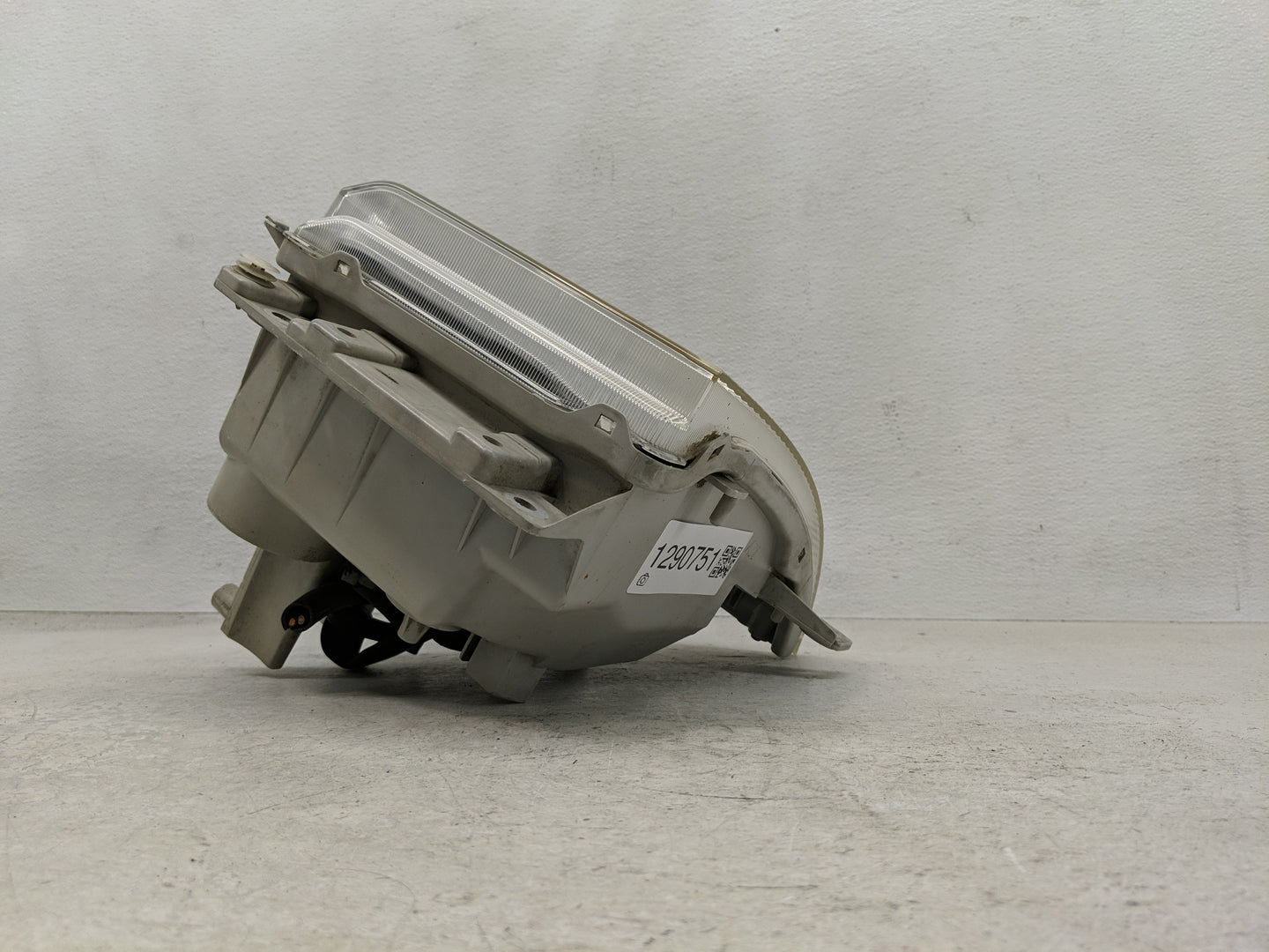 2010 Isuzu Nqr Passenger Right Oem Head Light Headlight Lamp - Oemusedautoparts1.com